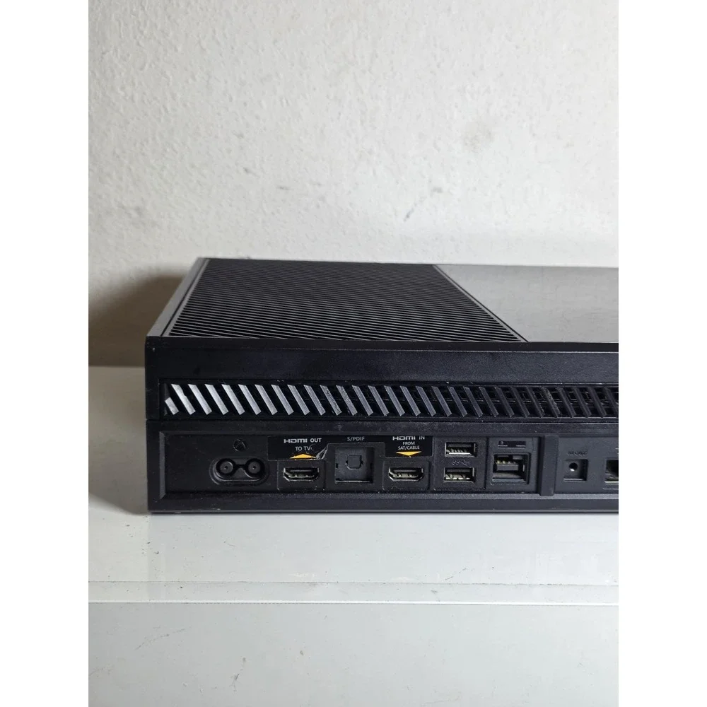 Microsoft XBOX One Console FOR PARTS - UNTESTED